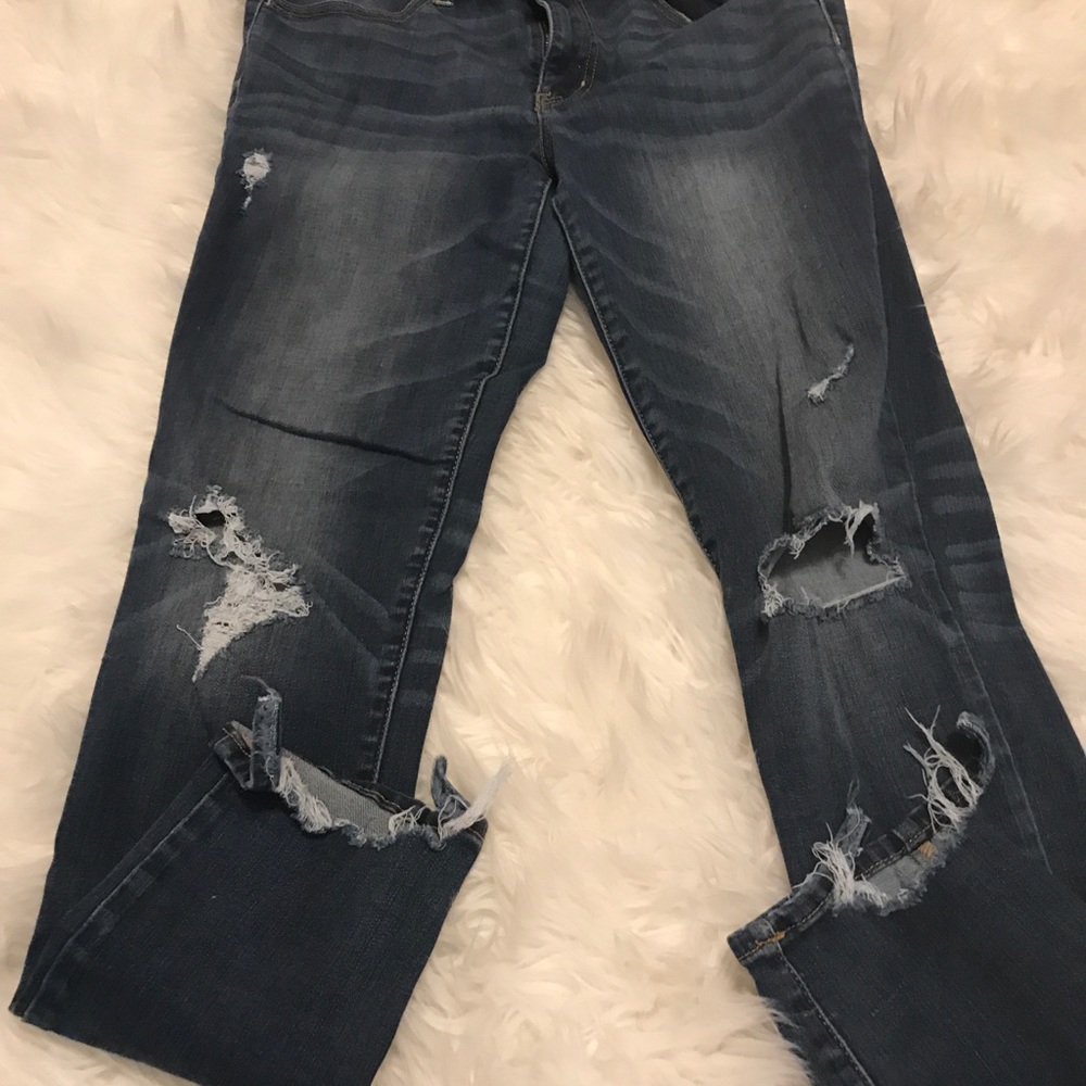 American Eagle distressed skinny jeans!!